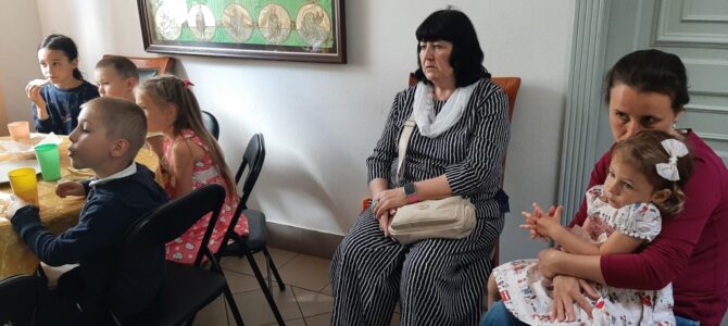 Занятия в воскресной школе для детей